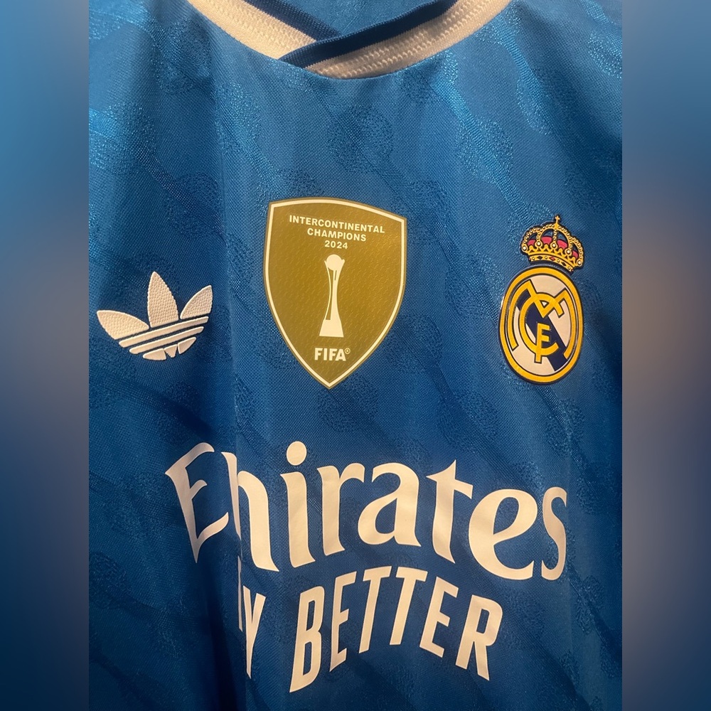 Mbappé 25/26 Real Madrid Third Jersey Long Sleeve - Picture 6 of 8